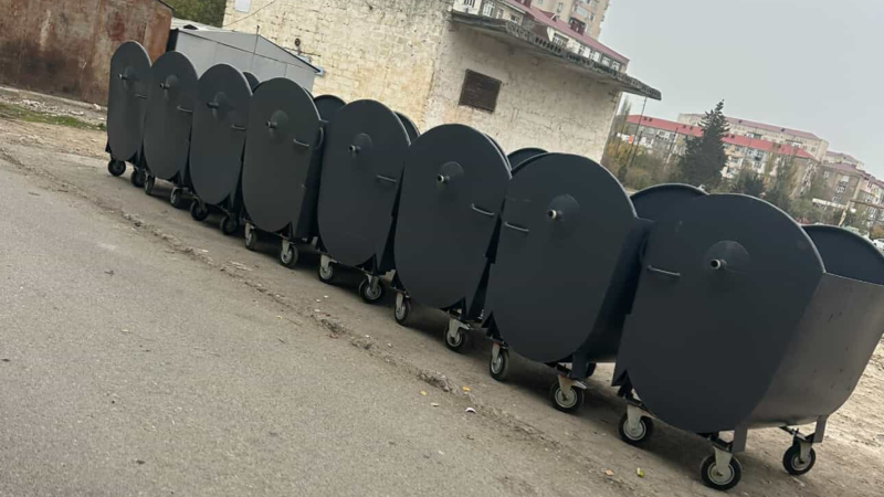 Məktəblərin yanındakı xarabalıq dərhal yığışdırıldı
