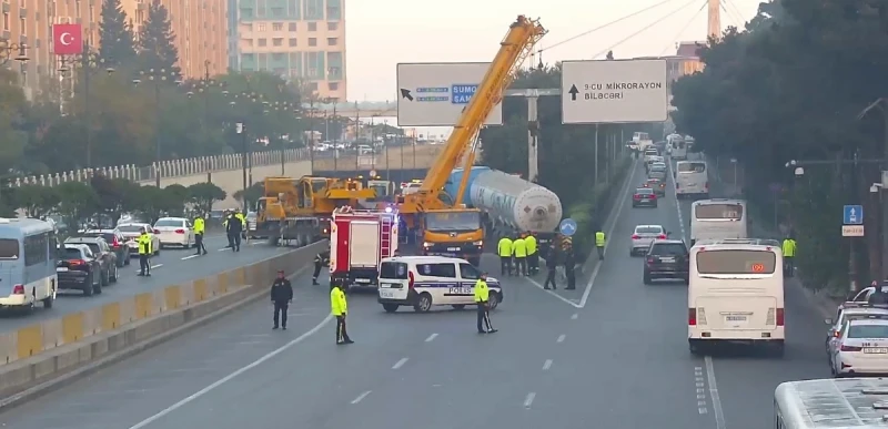 Bakıdakı qəza Bakı-Sumqayıt yoluna təsir edib