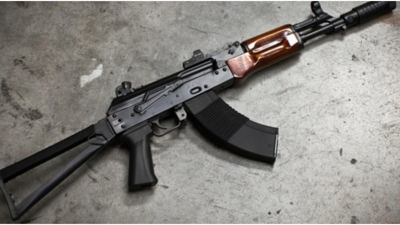 Sumqayıtda Kalaşnikov avtomatı AŞKARLANIB