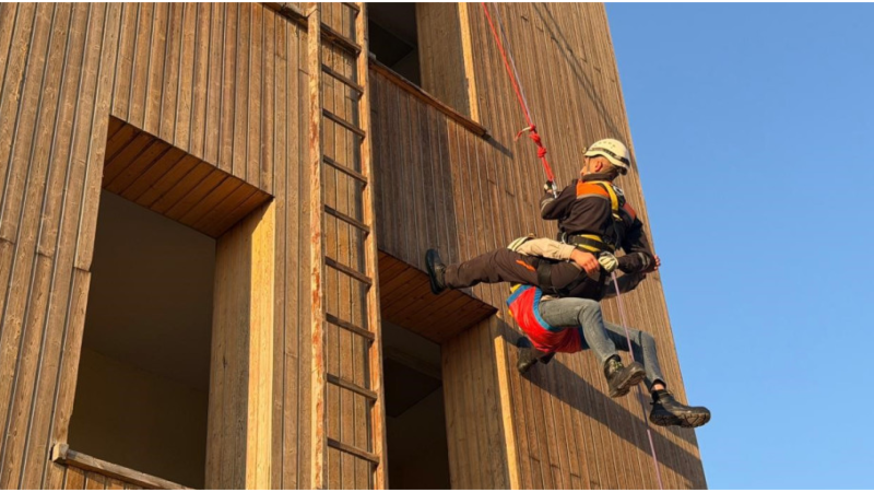 Hündürmərtəbəli binadan xilasetmə: FHN Sumqayıtda TƏLİM KEÇİRDİ