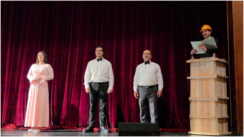 Sumqayıt teatrında Qaravəlli tamaşası