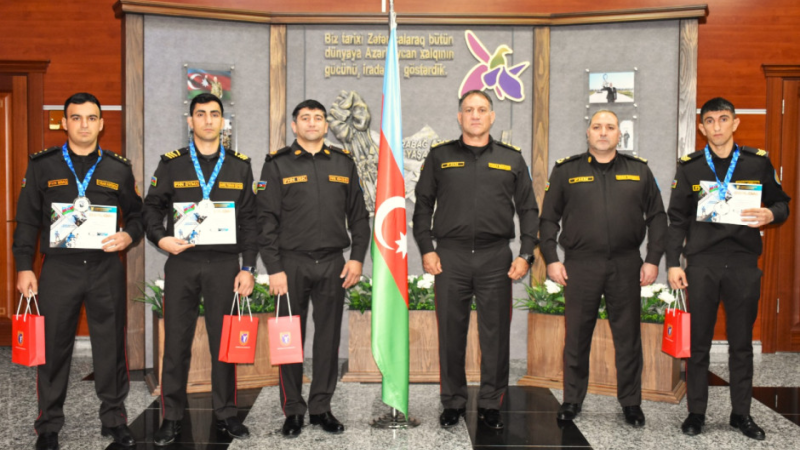 FHN-nin Sumqayıt Regional Mərkəzinin əməkdaşı gümüş medalla mükafatlandırıldı