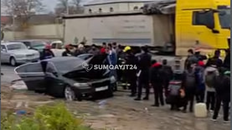 Sumqayıtda avtomobil qəfil ALIŞIB