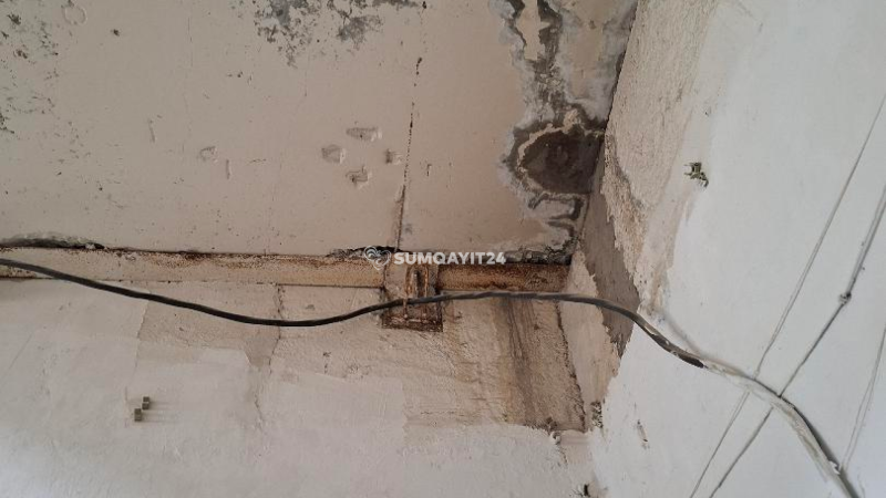 Sumqayıtda qurum təmir yerinə gözdən pərdə asdı