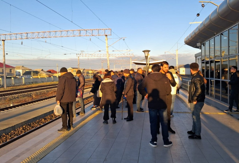 Sumqayıt-Bakı qatarları GECİKİR