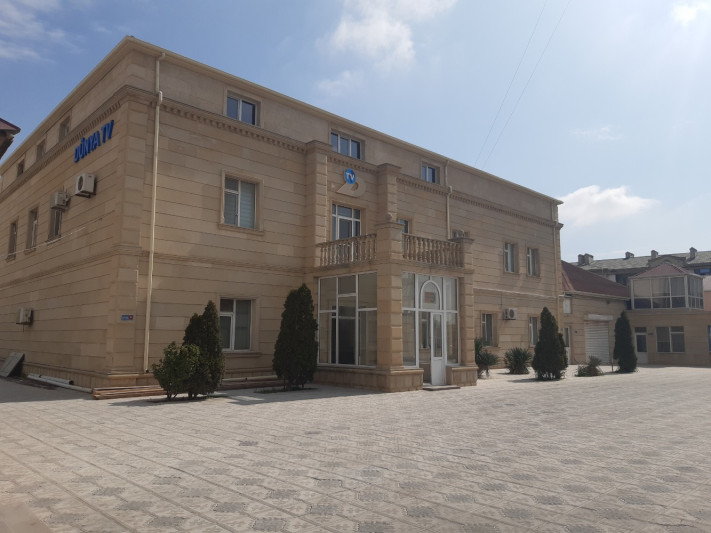 Dünya TVnin efirinə çıxmaq istəyən müğənni ALDADILDI