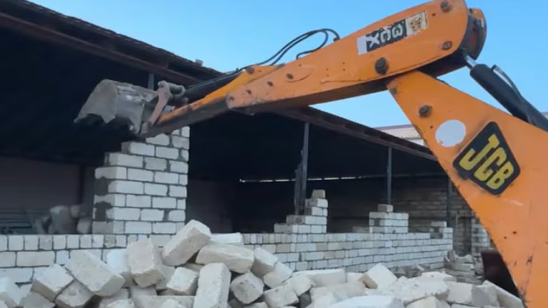 Sumqayıtda qanunsuz tikili SÖKÜLDÜ