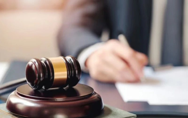 Hakim olmaq istəyənlərin NƏZƏRİNƏ