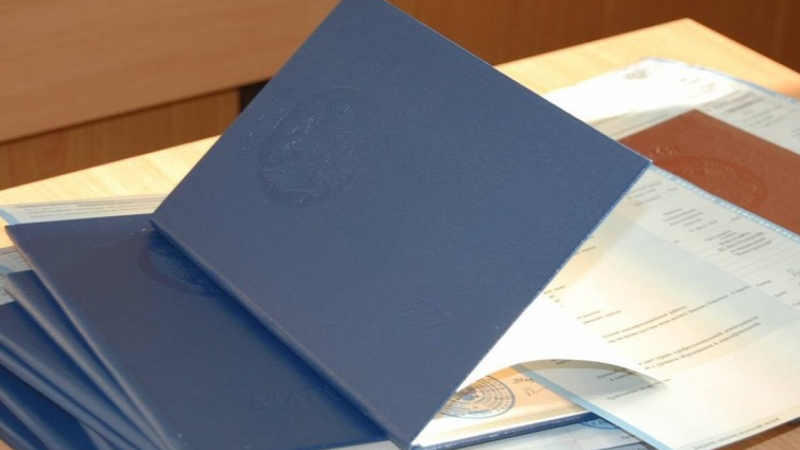 Agentlik sədri saxta diplomlarla bağlı tələbələrə müraciət edib