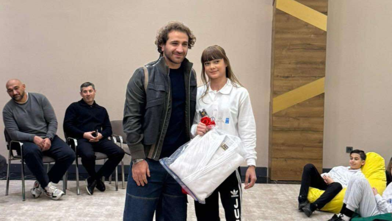 Mehrab Niftəliyevin çempion qızı məşhur cüdoçularla görüşüb