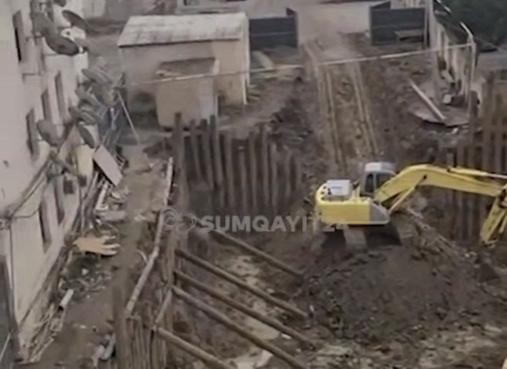 Sumqayıtda tikinti işləri digər binaları çökdürə bilər? - İDDİA