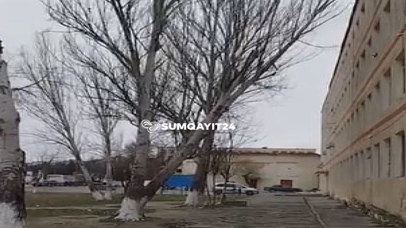 Sumqayıtda məktəbin önündə real təhlükə