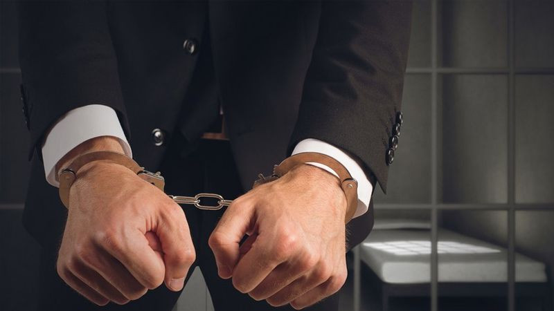 345 min manatlıq vergidən yayınan şirkət rəhbəri məhkəmə zalında həbs edildi