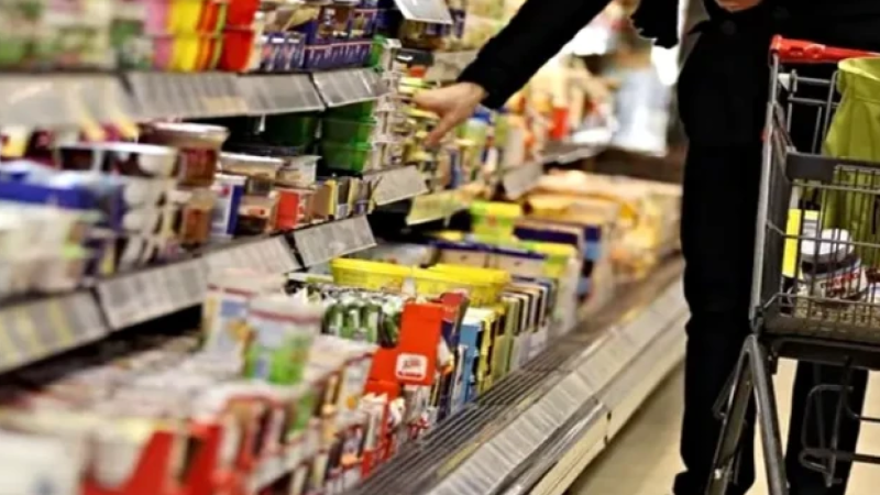 Sumqayıtda marketdən pul oğurlanıb