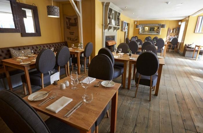 Sumqayıtda kafedə dava: Tanışını bıçaqladı