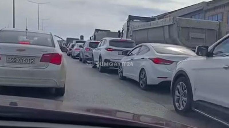 Bakı-Sumqayıt yolunda köhnə hamam, köhnə tas