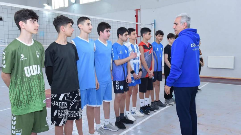 Yeniyetmə və gənc oğlan voleybolçular üçün seleksiyaya başlanılıb