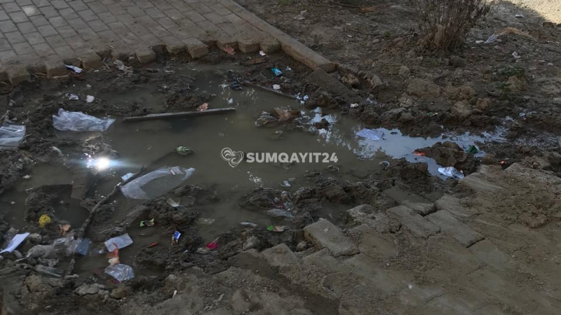 Taxta ilə təmir, min bir əziyyət-Sumqayıtda sakinlər etiraz edir