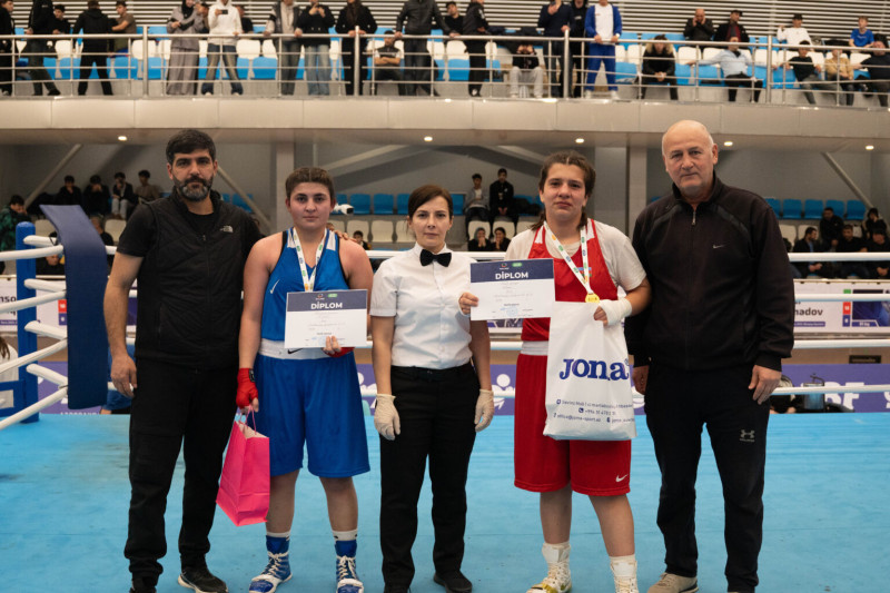 Sumqayıtın qız boksçuları çempion oldular