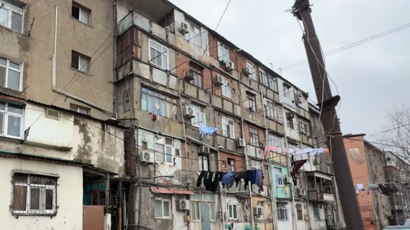 Şəraitsizlikdən əziyyət çəkən Sumqayıt sakinləri