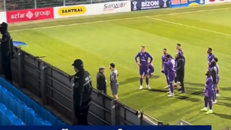 Fanatlar Sumqayıt futbolçularını təhqir etdilər