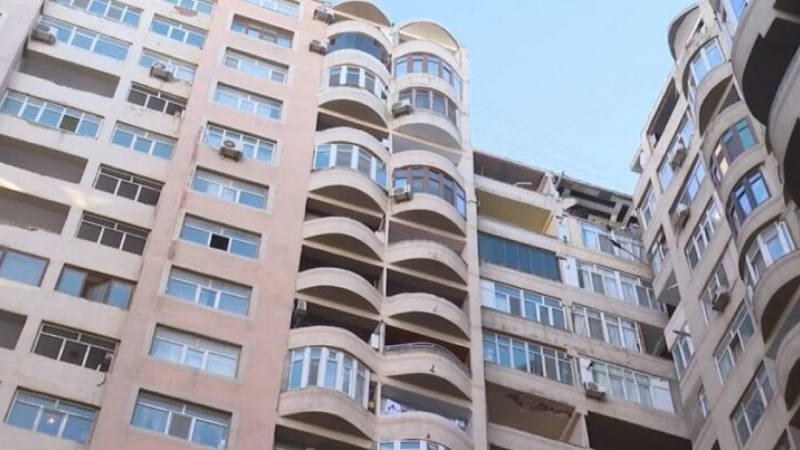 Bacarırsınız, siz də edin! - Sumqayıtda eyvan üstündə mübahisə