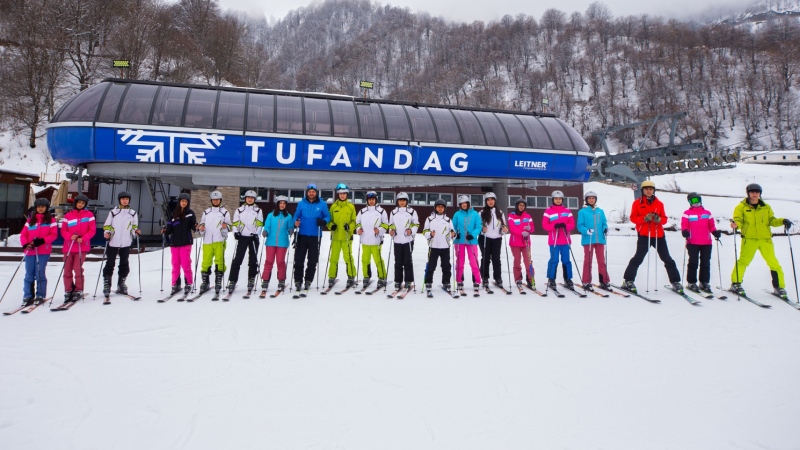 Sumqayıtlı şəhid övladları Qəbələdə qış düşərgəsində