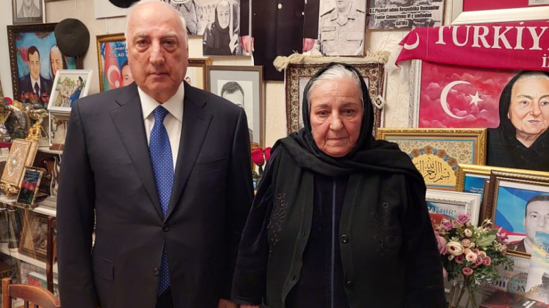 Zakir Fərəcov şəhid ailələri ilə görüşüb
