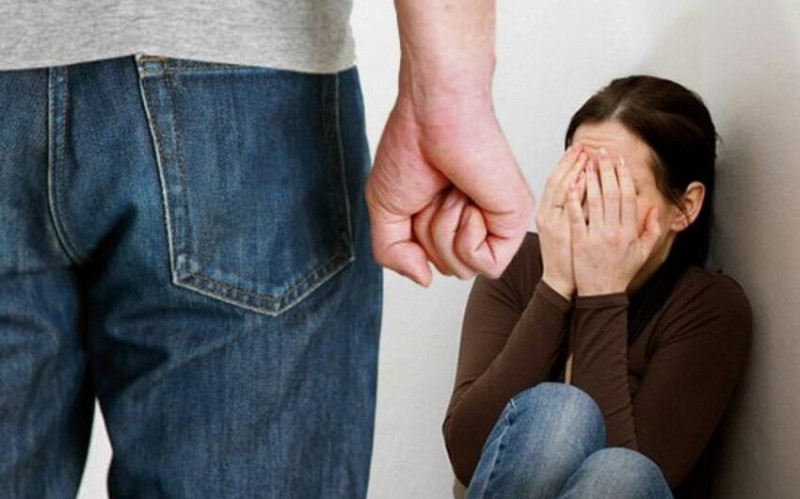 Qadını çiynindən vurdu, məhkəməyə düşdü