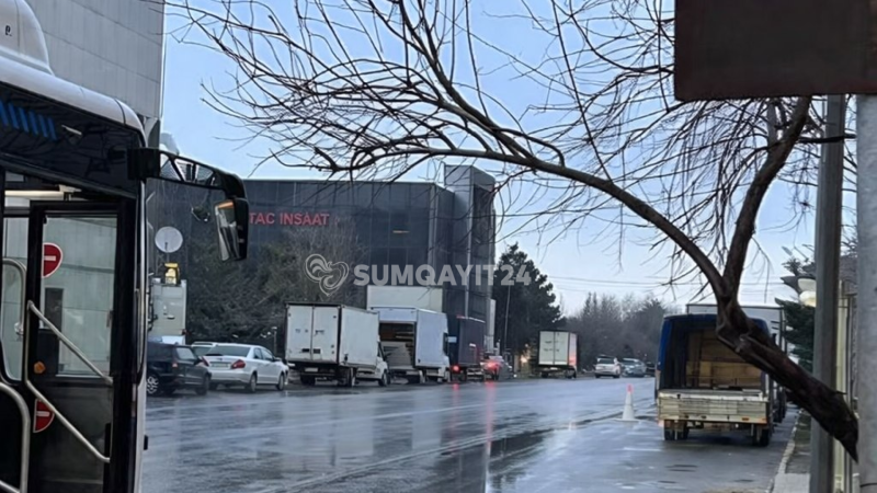 Sumqayıtda sürücülərə çətinlik yaradan maneə