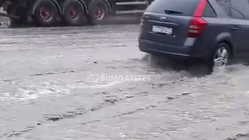 Yağış Sumqayıtı yenidən Venesiyaya çevirib