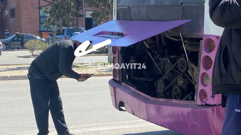 Sumqayıtda avtobusun təkəri partladı – sərnişinlər yolda qaldı
