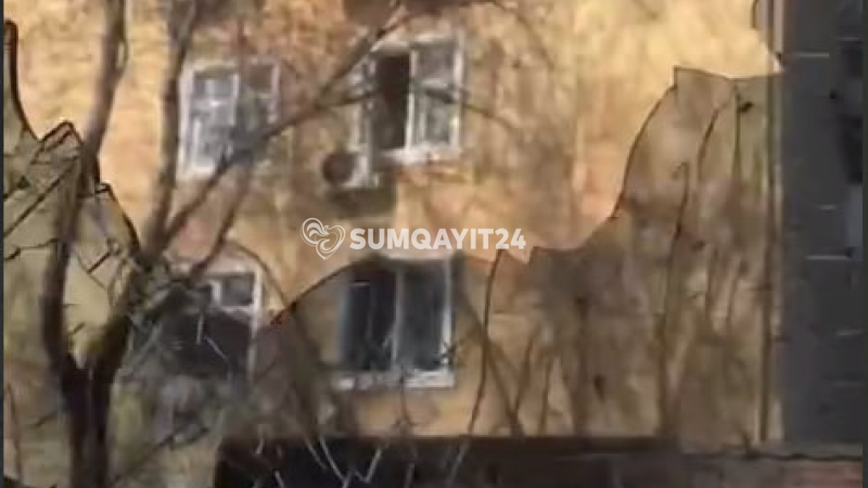 Sumqayıtda sınıq şüşəli avtobus bərpa edilib