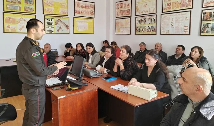 FHN kurslar keçirib