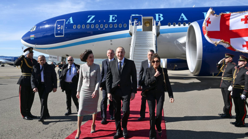 İlham Əliyev Gürcüstana dövlət səfərinə gəlib