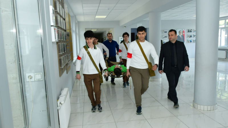 Sumqayıtın təhsil ocaqlarında maarifləndirici məşq