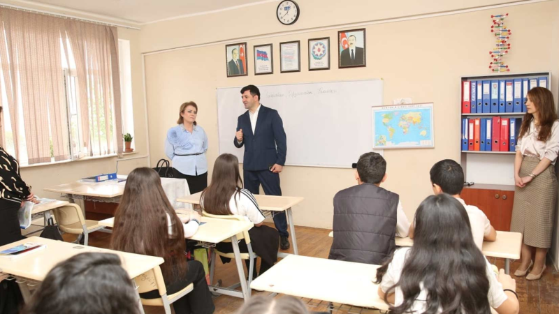 Sumqayıt məktəblərində şagirdlərin çantaları yoxlanılır?