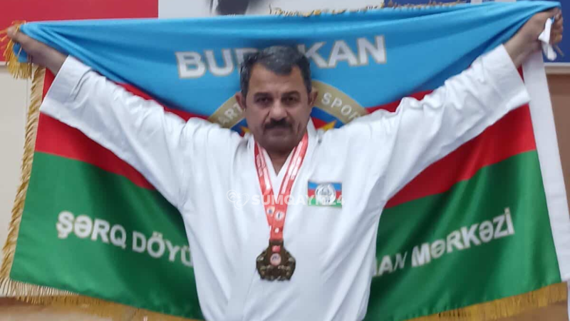 Qara brilyantın ilk müəllimi Rafael Məmmədov çempion oldu