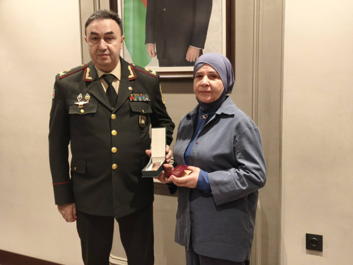 Prezidentin təltifi sumqayıtlı şəhidin anasına təqdim olundu