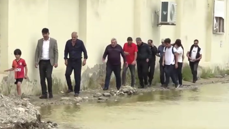 Sumqayıtın bu massivini kanalizasiya və yağış suları basıb