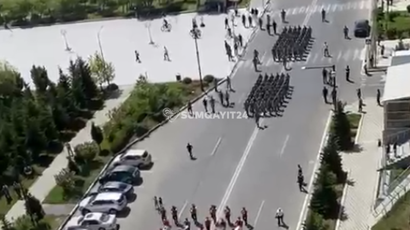 Sumqayıtda hərbi yürüş keçirilib