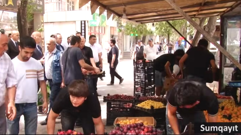 Sumqayıtda küçə ticarətinə qarşı REYD
