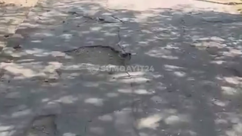 Sumqayıtda yararsız vəziyyətdə olan səkilərdən ŞİKAYƏT