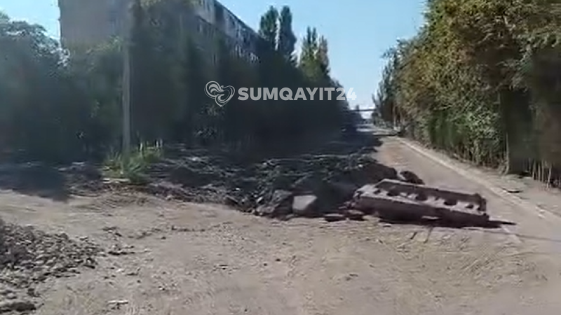 Sumqayıtda bu yol aylardır bağlıdır - Sakinlər NARAHATDIR