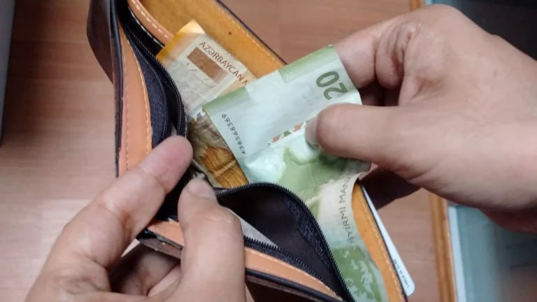 Qanunda dəyişiklik: 20 manatlıq dövlət rüsumu ləğv olundu