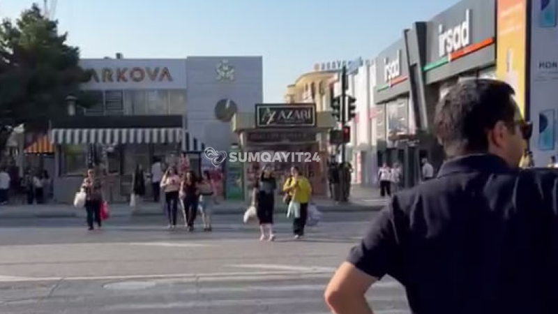 Sumqayıtda piyadalar qaydaları heçə sayırlar - VİDEO