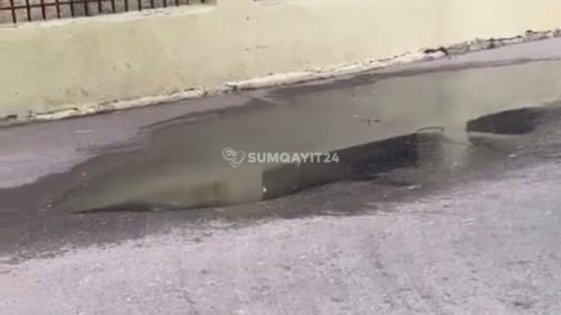 Sumqayıtda kanalizasiya böhranı: Prospekt çirkab sulara qərq oldu