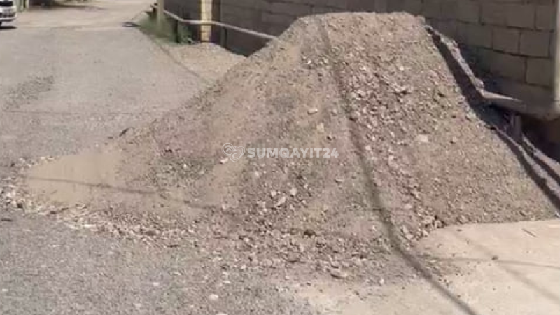 Pensiyamızdan pul ayırıb yolu düzəldirik - Sumqayıtın bu məhəlləsi unudulub?
