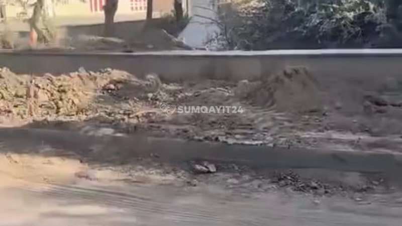 Nəfəs almaq olmur - Sumqayıtda yarımçıq təmir işlərinə etiraz
