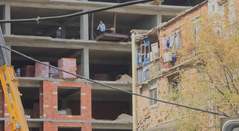Sumqayıtda yataqxana sakinləri ilə şirkət arasında mübahisə